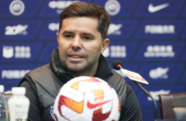 华体会官网-刘军帅称与费莱尼关系好 安东尼奥：崔是亚洲名帅