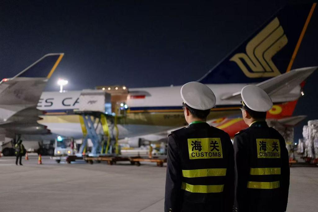 F1数千吨精密设备跨国转运窗口期不足5天，上海海关如何护航？